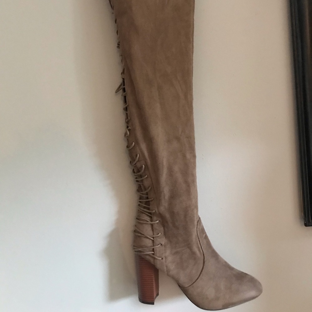 Sold❤️ Thigh-high heeled boots